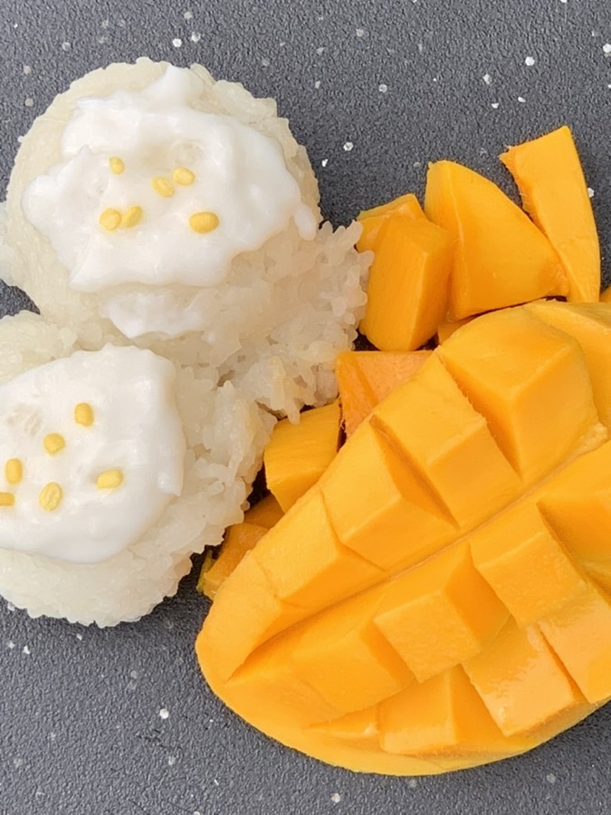Mango sticky rice with fresh mango and coconut sauce